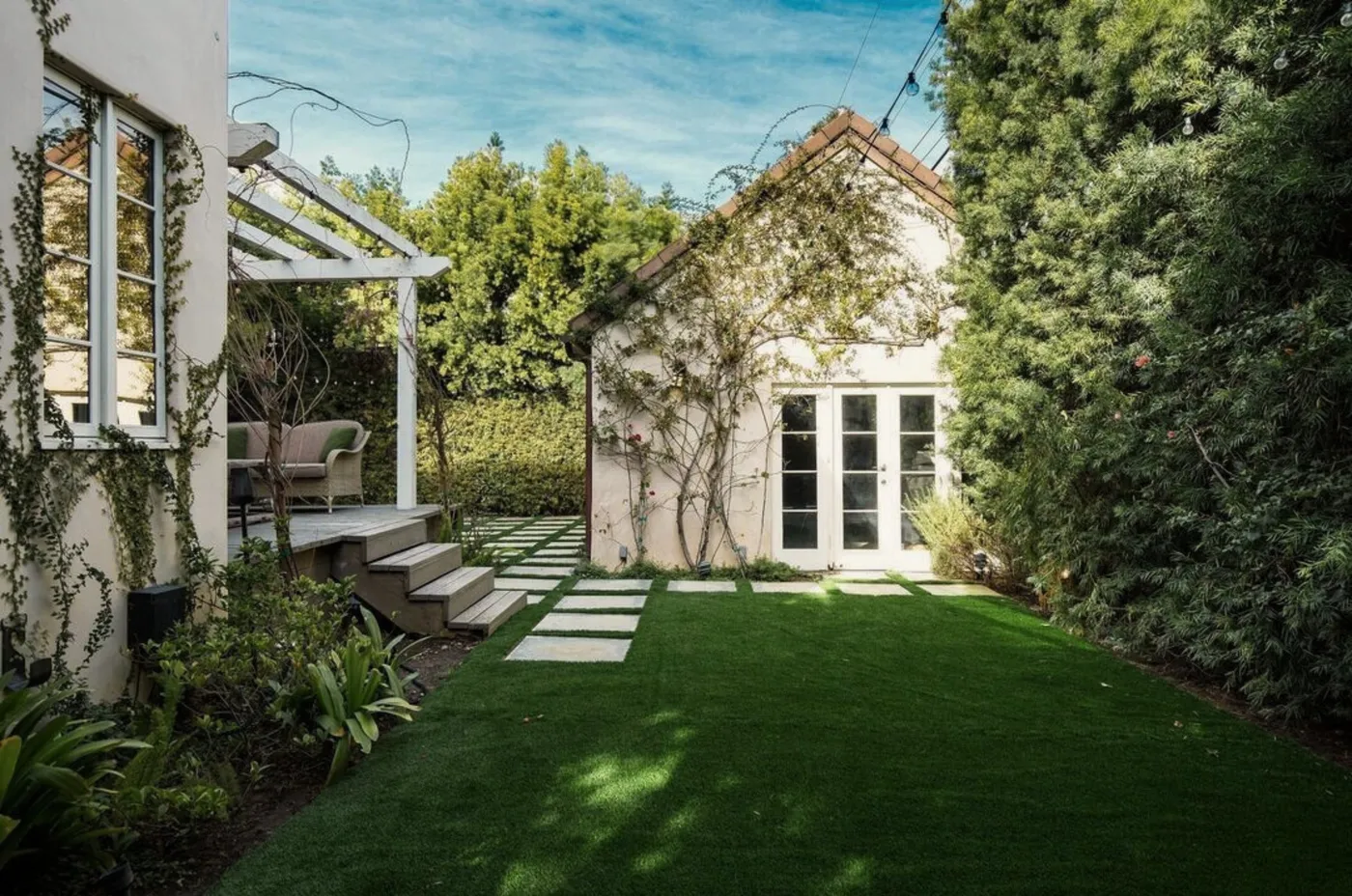 Backyard renovation and landscaping in Ventura County by Master Construction